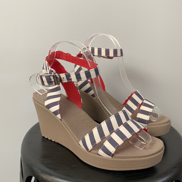 CROCS Shoes - CROCS Leigh Graphic Wedge Sandal 8 Striped